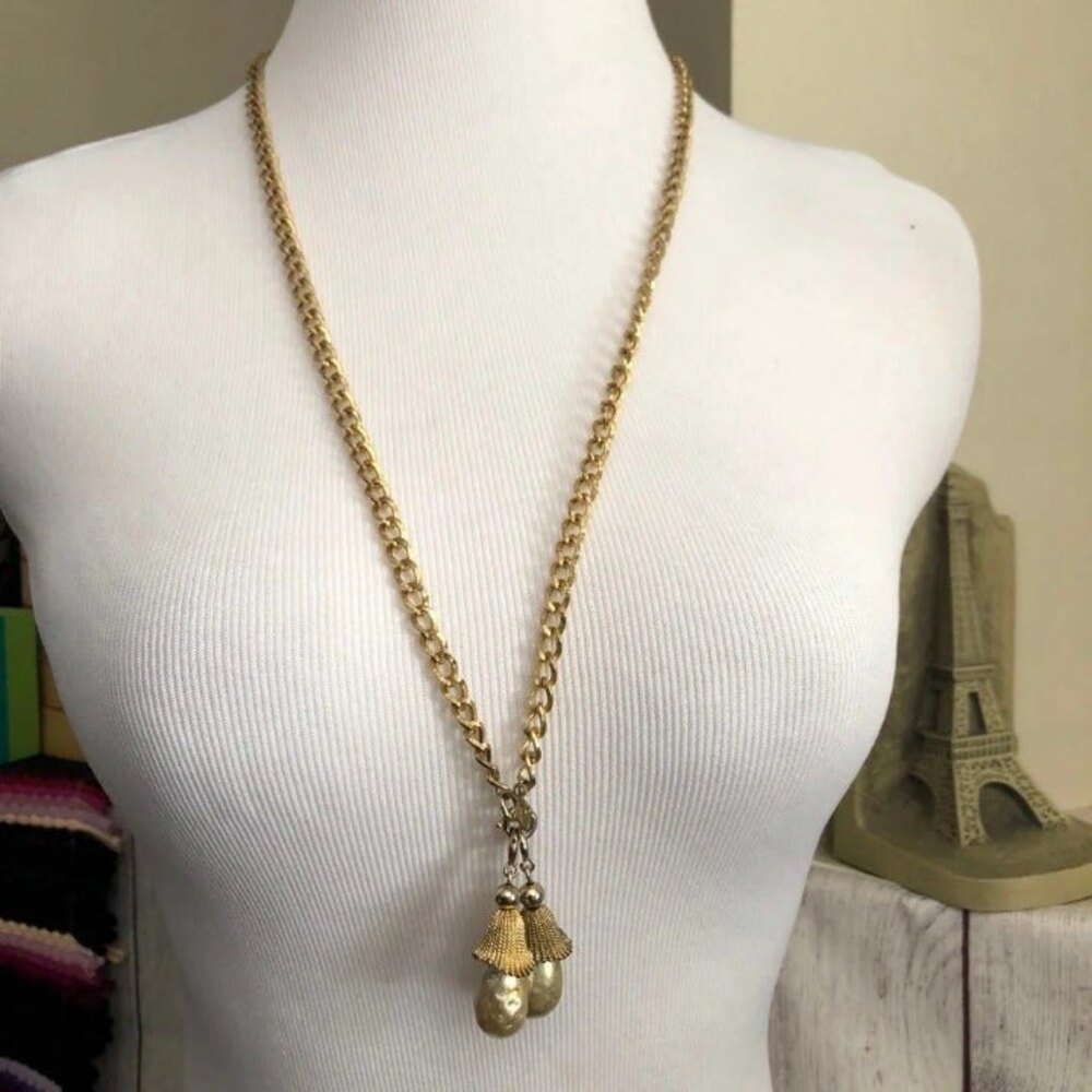 Signed Sarah Coventry Pearl Drop Pendant Necklace